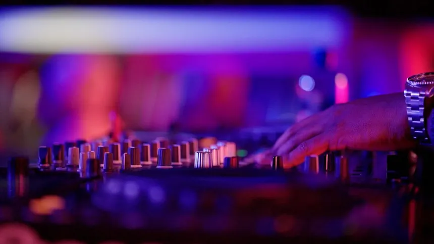 Beginner’s Guide to Making Amapiano Beats: 10 Proven Secrets (2025)