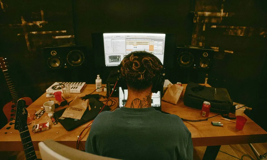 Sell Type Beats Online_ 10 Proven Explosive Strategies to Massive Income